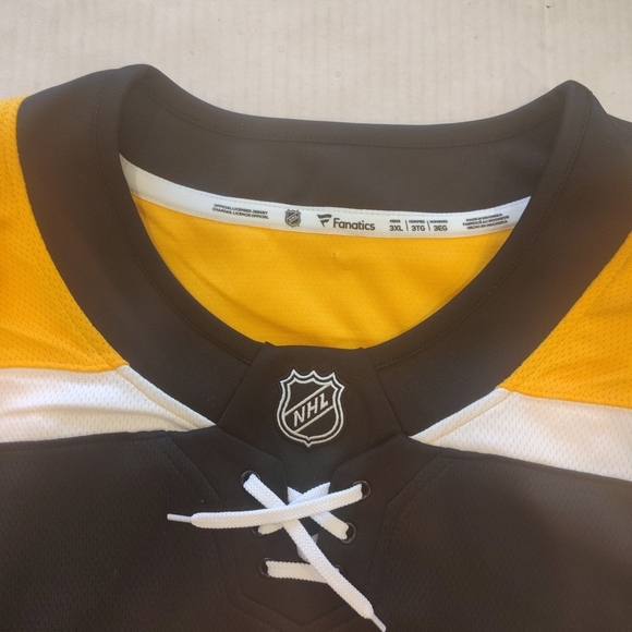 Boston Bruins Fanatics Hockey Jersey - Picture 4 of 12